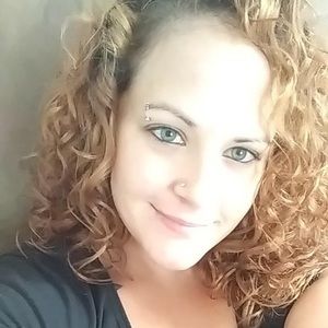 Meet your Posher, Adrienne